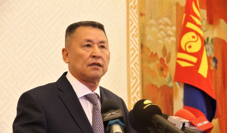 УИХ-ын гишүүн Ш.Адьшаа Монгол Улсын Ерөнхий сайдад цаг үеийн асуудлаар санал хүргүүллээ