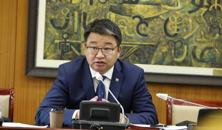  Ж.Батсуурь: Өнөөгийн Монголын нөхцөл байдал өмнөх сонгуулийн хуулиудыг хэрхэн баталсны үр дүн. Сонгуулийн хуулийг ч ард түмнээрээ хэлэлцүүлэх ёстой